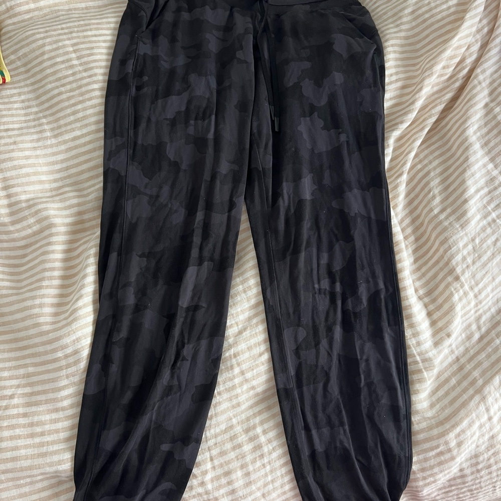 Black Camouflage lululemon Jogger Pants